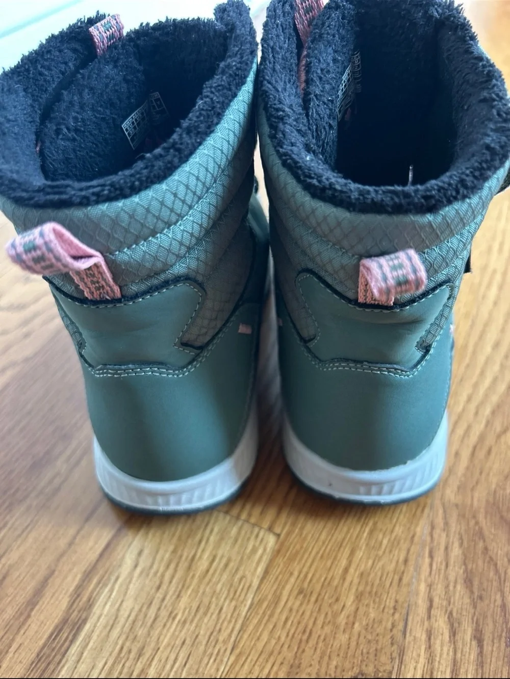 Keen boots girls size 3